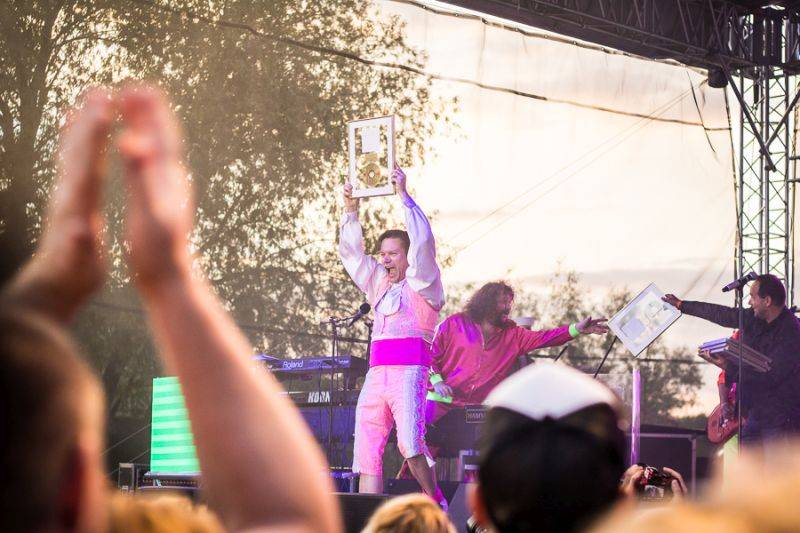 Monkey Business zavítali do Kavárny de Luxe. Ve Žlutých lázních převzali Zlatou desku