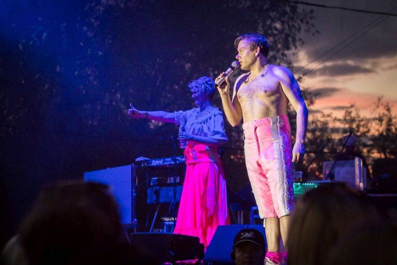 Monkey Business zavítali do Kavárny de Luxe. Ve Žlutých lázních převzali Zlatou desku