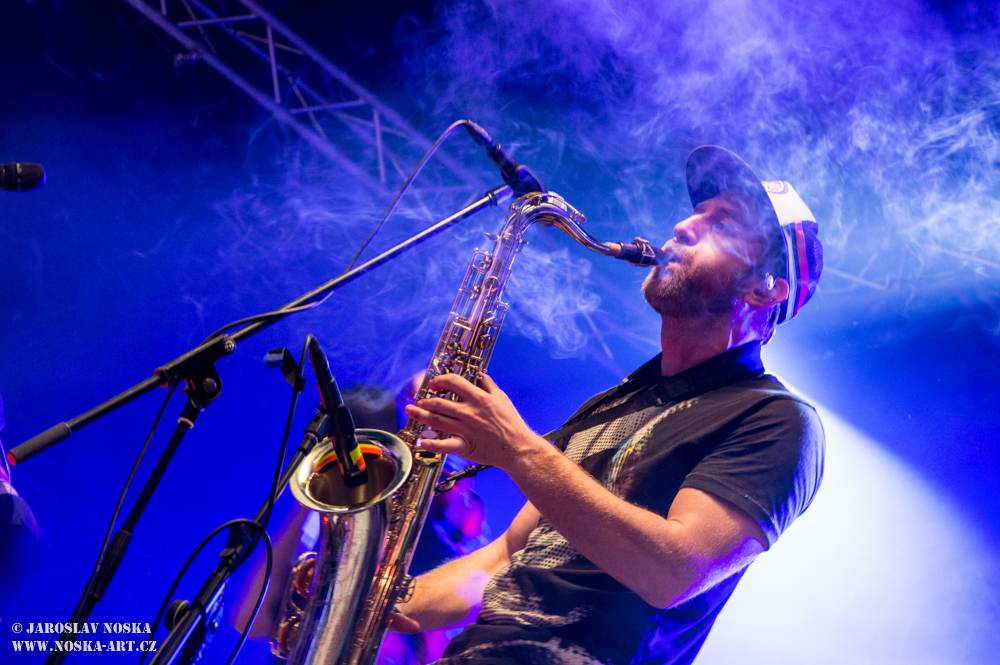 Majáles v Ostrově: Voxel, Pekař, UDG a další hráli v zámeckém parku