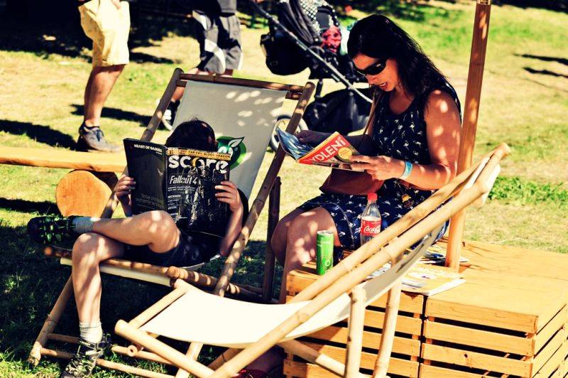 Víkend Mezi ploty: Bohnice ožily hudbou i divadlem, hráli Tomáš Klus, Aneta Langerová, Mňága a Žďorp a další