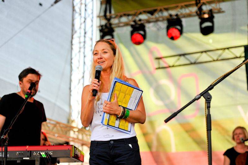 Víkend Mezi ploty: Bohnice ožily hudbou i divadlem, hráli Tomáš Klus, Aneta Langerová, Mňága a Žďorp a další