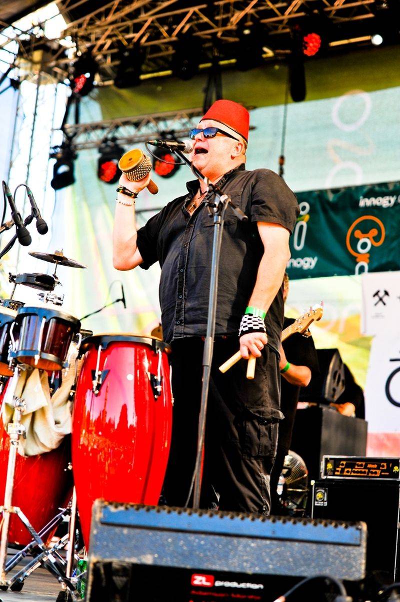 Víkend Mezi ploty: Bohnice ožily hudbou i divadlem, hráli Tomáš Klus, Aneta Langerová, Mňága a Žďorp a další