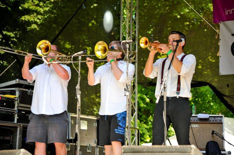 Víkend Mezi ploty: Bohnice ožily hudbou i divadlem, hráli Tomáš Klus, Aneta Langerová, Mňága a Žďorp a další