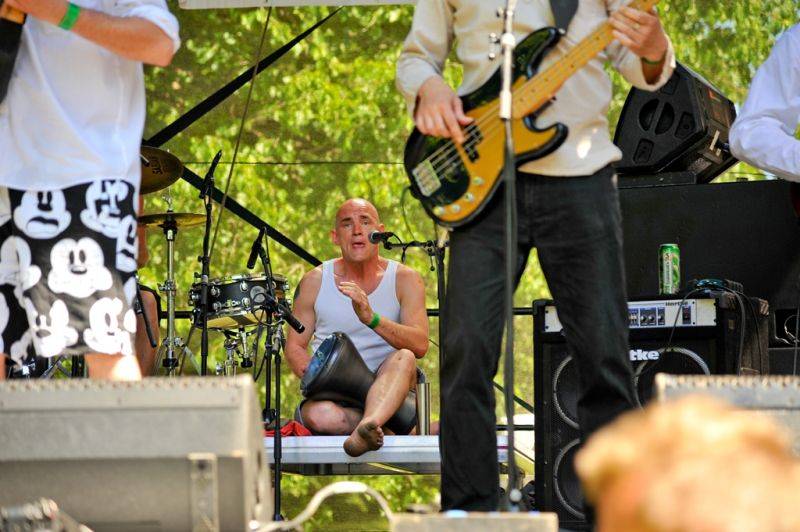 Víkend Mezi ploty: Bohnice ožily hudbou i divadlem, hráli Tomáš Klus, Aneta Langerová, Mňága a Žďorp a další