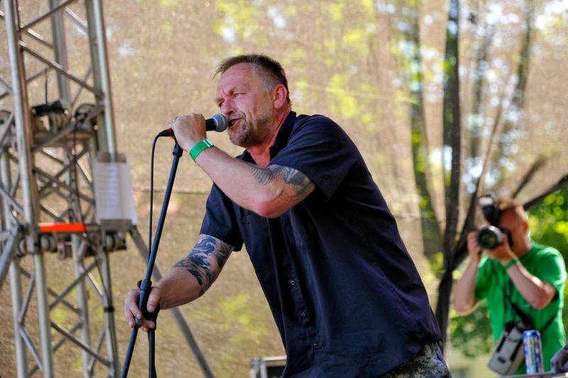 Víkend Mezi ploty: Bohnice ožily hudbou i divadlem, hráli Tomáš Klus, Aneta Langerová, Mňága a Žďorp a další