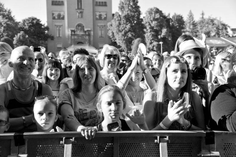 Víkend Mezi ploty: Bohnice ožily hudbou i divadlem, hráli Tomáš Klus, Aneta Langerová, Mňága a Žďorp a další