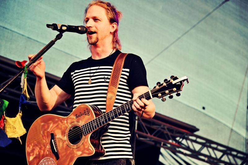 Víkend Mezi ploty: Bohnice ožily hudbou i divadlem, hráli Tomáš Klus, Aneta Langerová, Mňága a Žďorp a další