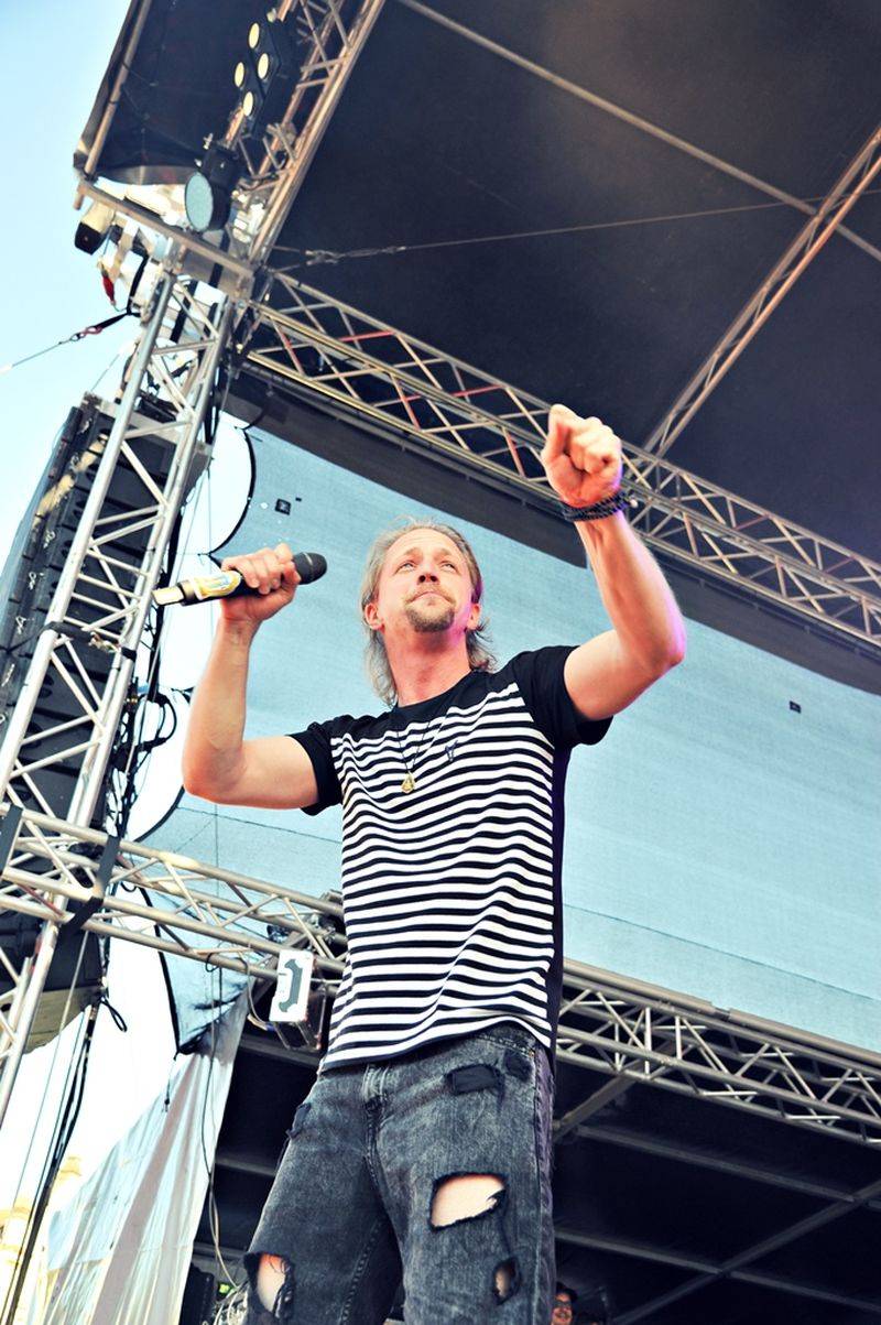 Víkend Mezi ploty: Bohnice ožily hudbou i divadlem, hráli Tomáš Klus, Aneta Langerová, Mňága a Žďorp a další