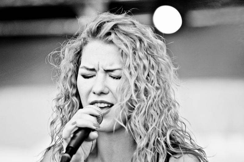 Víkend Mezi ploty: Bohnice ožily hudbou i divadlem, hráli Tomáš Klus, Aneta Langerová, Mňága a Žďorp a další