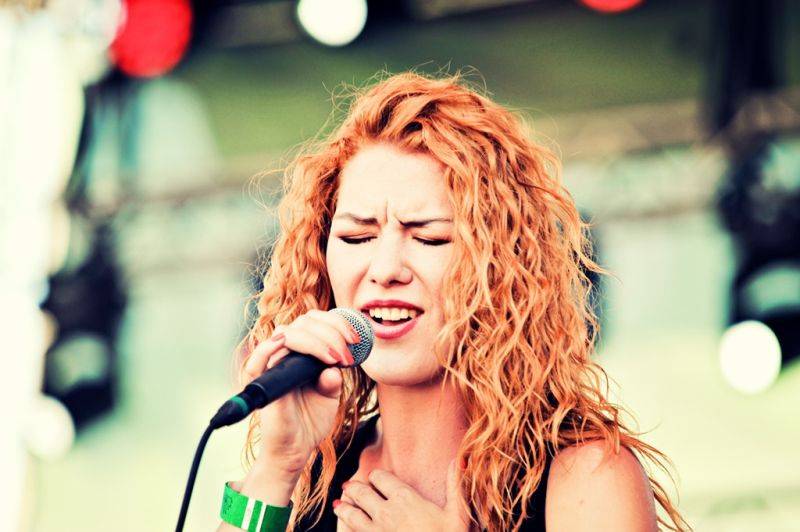 Víkend Mezi ploty: Bohnice ožily hudbou i divadlem, hráli Tomáš Klus, Aneta Langerová, Mňága a Žďorp a další