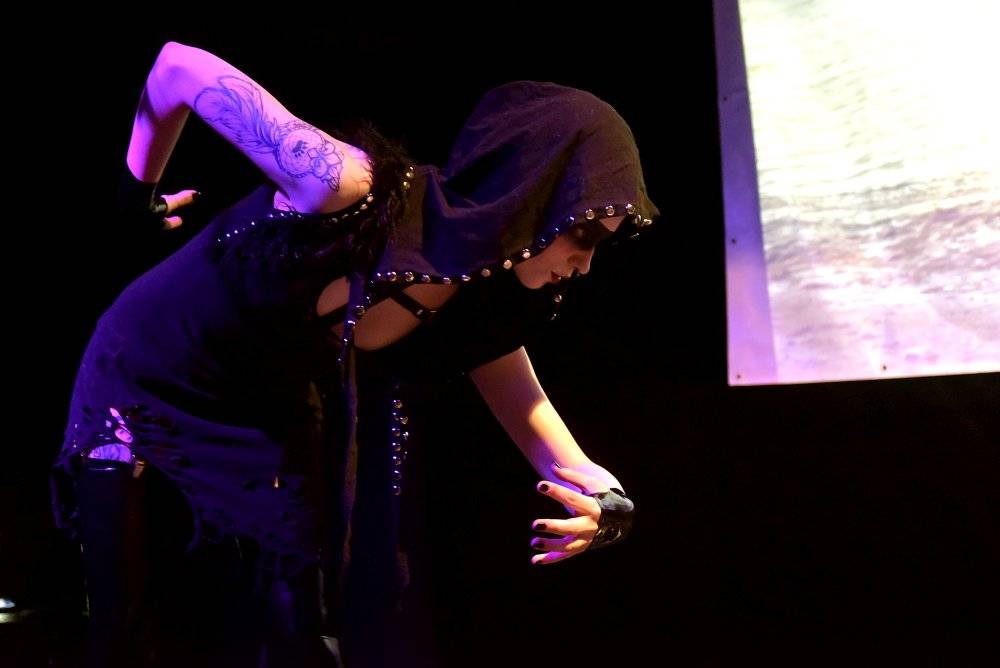 Grausame Töchter - Dekadence a nahota v pražské Nové Chmelnici