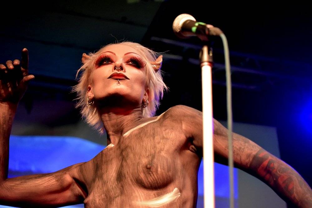 Grausame Töchter - Dekadence a nahota v pražské Nové Chmelnici