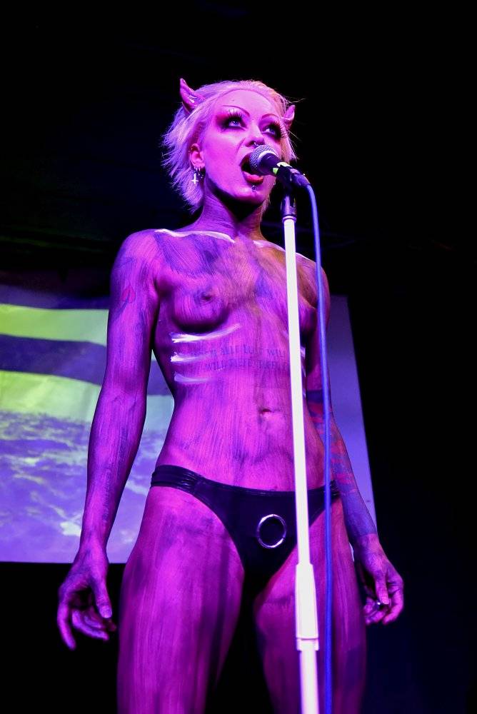 Grausame Töchter - Dekadence a nahota v pražské Nové Chmelnici