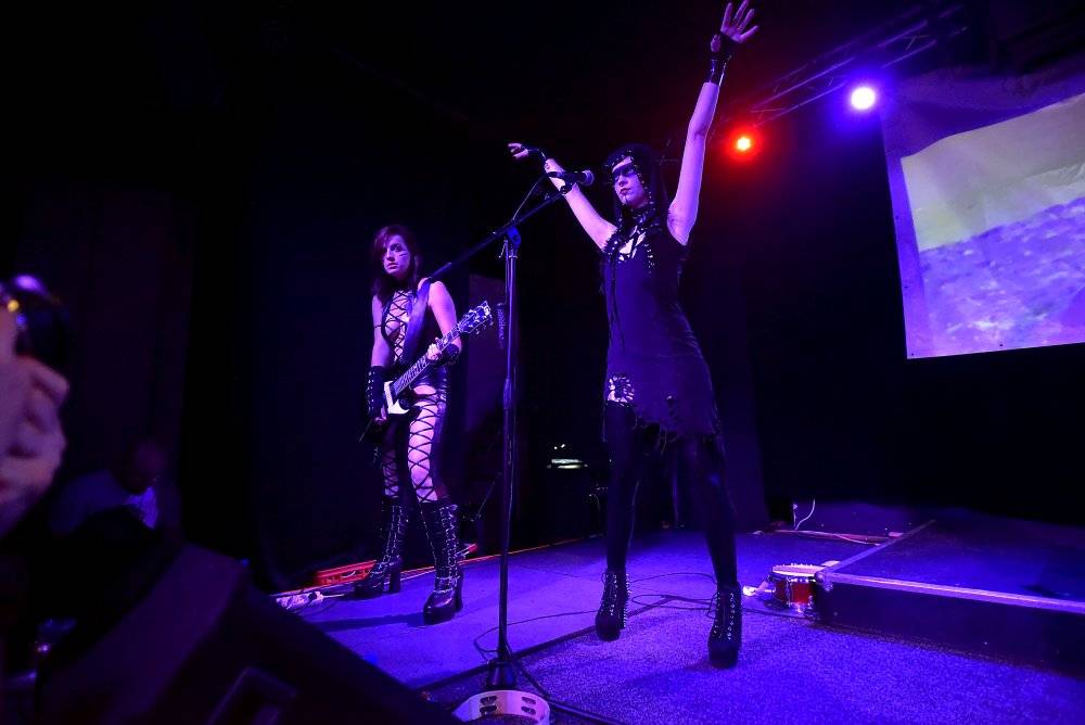 Grausame Töchter - Dekadence a nahota v pražské Nové Chmelnici