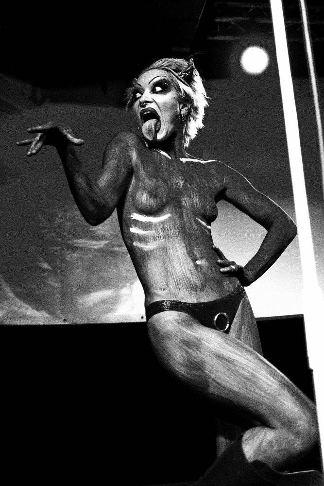 Grausame Töchter - Dekadence a nahota v pražské Nové Chmelnici