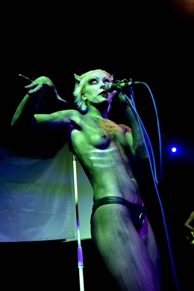 Grausame Töchter - Dekadence a nahota v pražské Nové Chmelnici