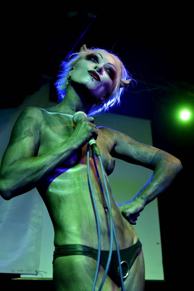 Grausame Töchter - Dekadence a nahota v pražské Nové Chmelnici