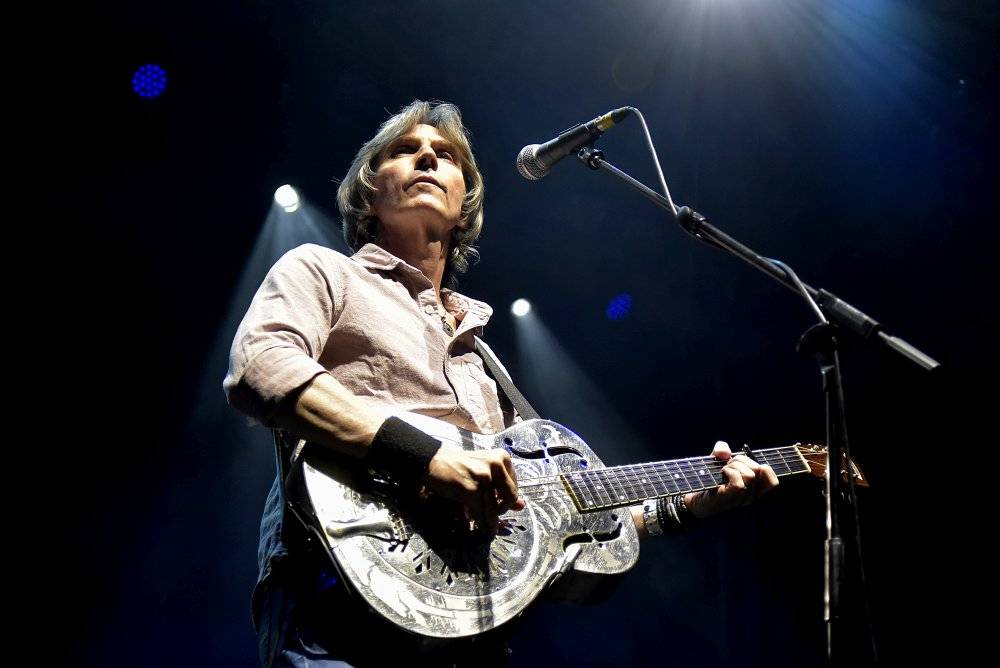 The Dire Straits Experience zahráli v Lucerně své hity z osmdesátých let