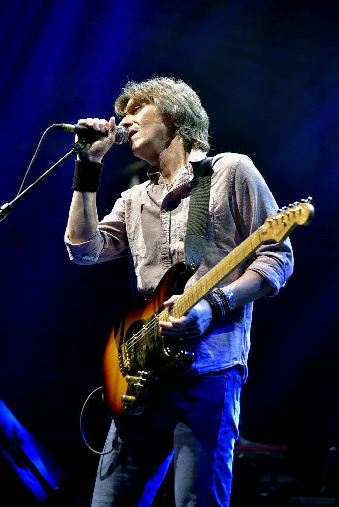 The Dire Straits Experience zahráli v Lucerně své hity z osmdesátých let