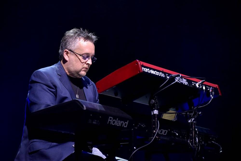 The Dire Straits Experience zahráli v Lucerně své hity z osmdesátých let