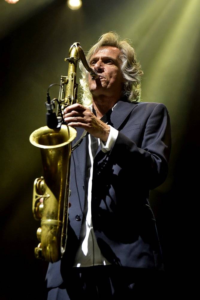 The Dire Straits Experience zahráli v Lucerně své hity z osmdesátých let