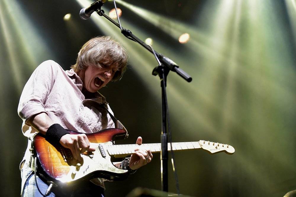 The Dire Straits Experience zahráli v Lucerně své hity z osmdesátých let