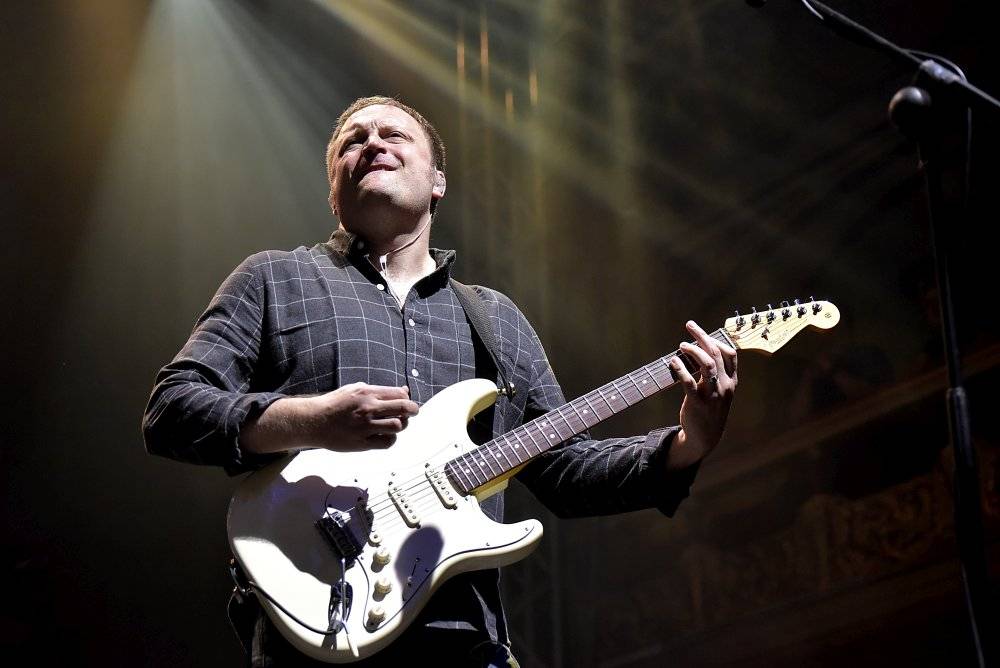 The Dire Straits Experience zahráli v Lucerně své hity z osmdesátých let