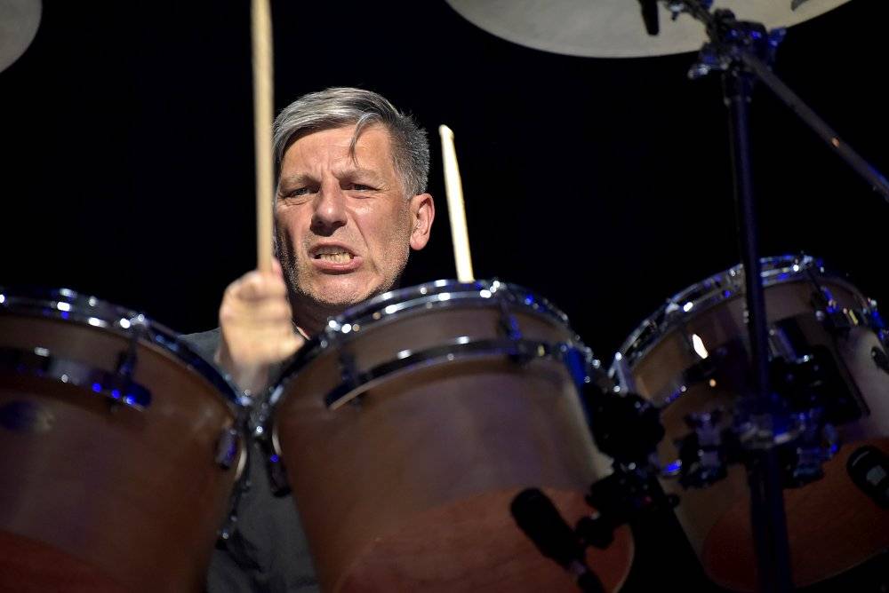 The Dire Straits Experience zahráli v Lucerně své hity z osmdesátých let