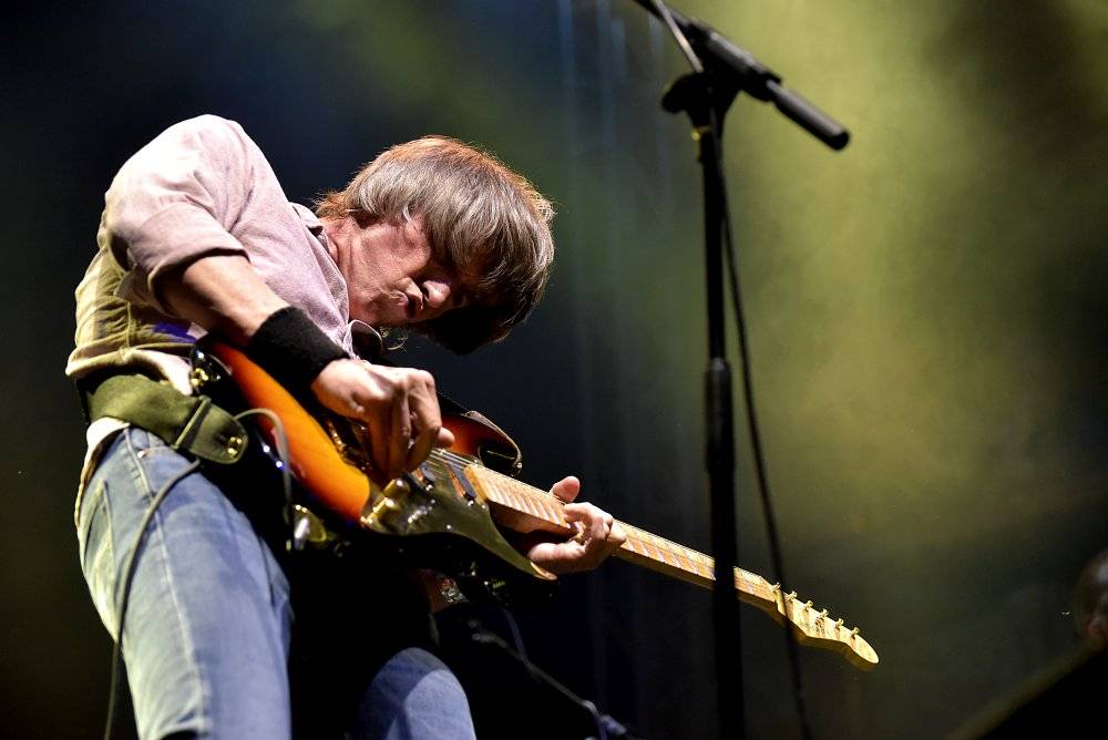 The Dire Straits Experience zahráli v Lucerně své hity z osmdesátých let