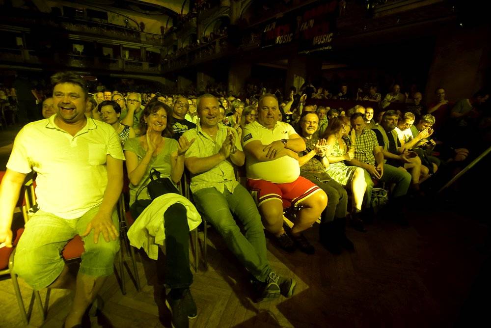 The Dire Straits Experience zahráli v Lucerně své hity z osmdesátých let