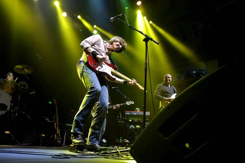 The Dire Straits Experience zahráli v Lucerně své hity z osmdesátých let