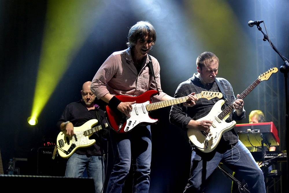 The Dire Straits Experience zahráli v Lucerně své hity z osmdesátých let