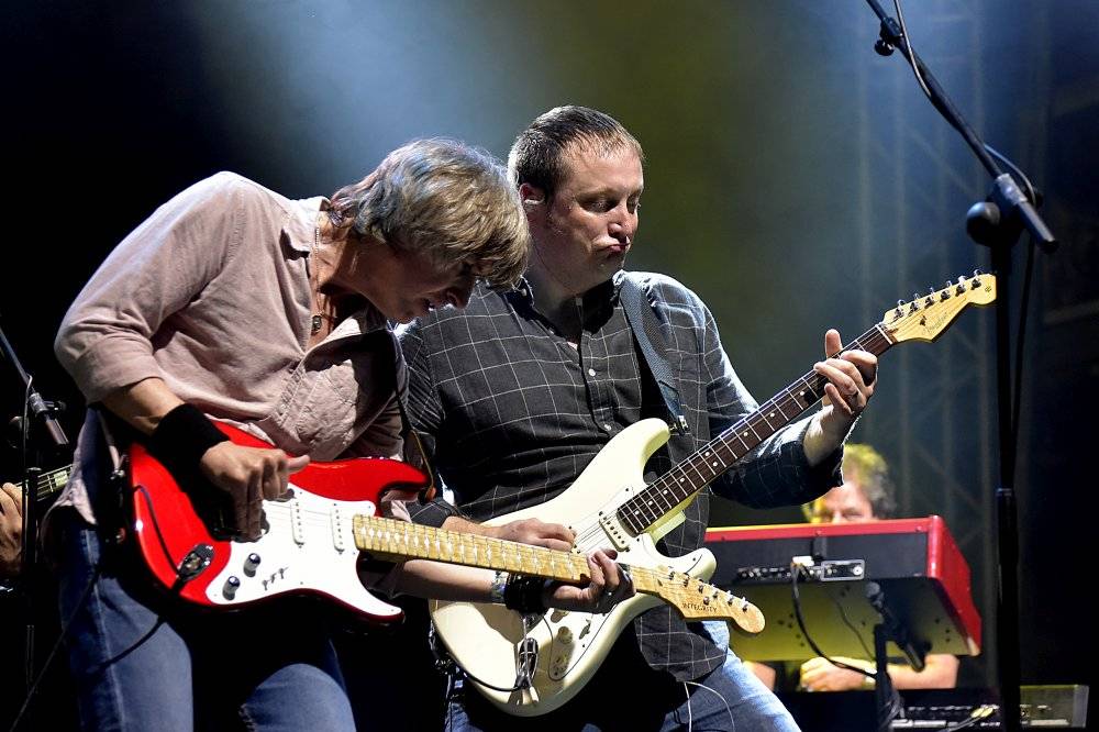 The Dire Straits Experience zahráli v Lucerně své hity z osmdesátých let