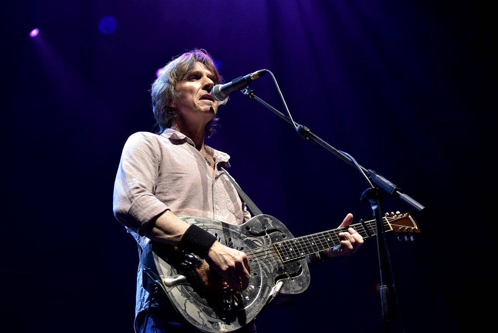 The Dire Straits Experience zahráli v Lucerně své hity z osmdesátých let