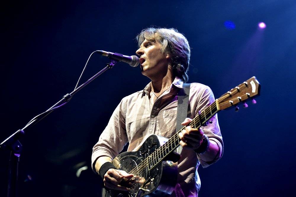 The Dire Straits Experience zahráli v Lucerně své hity z osmdesátých let