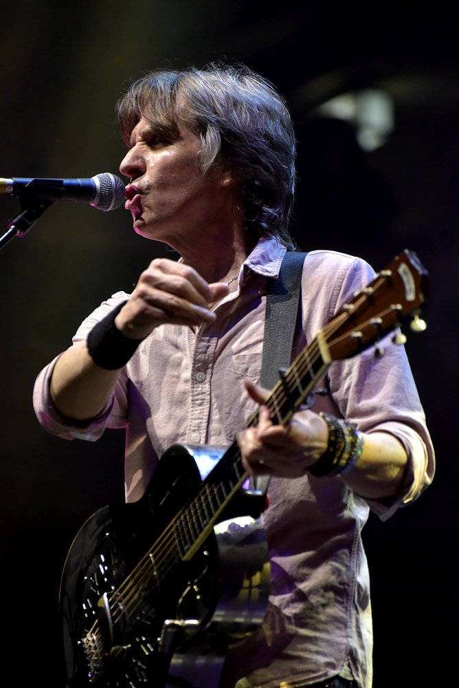 The Dire Straits Experience zahráli v Lucerně své hity z osmdesátých let