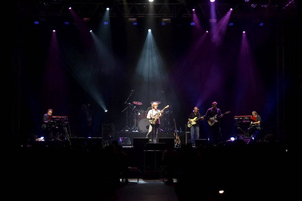 The Dire Straits Experience zahráli v Lucerně své hity z osmdesátých let