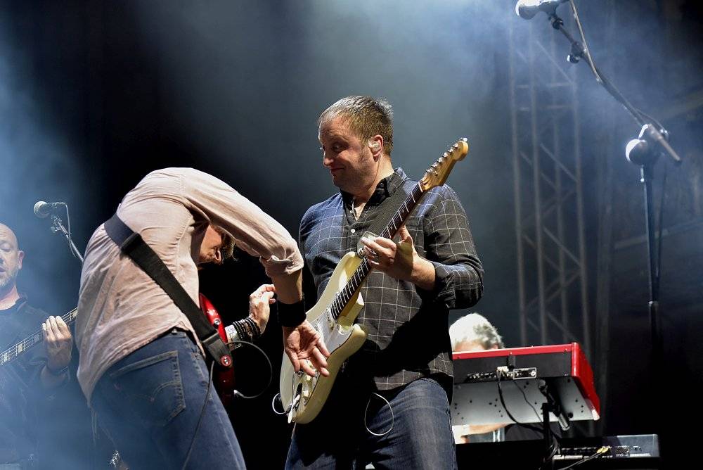 The Dire Straits Experience zahráli v Lucerně své hity z osmdesátých let