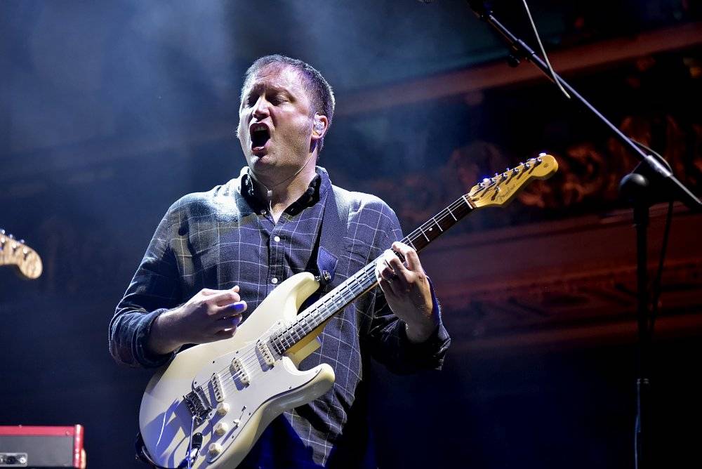 The Dire Straits Experience zahráli v Lucerně své hity z osmdesátých let