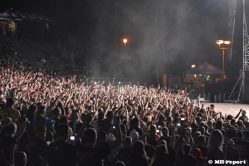 Metalfest v Plzni: První den metalového svátku ovládli Hammerfall, Airbourne nebo Primal Fear