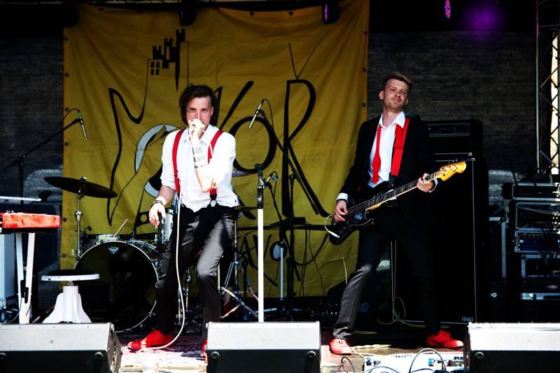 Okoř se šťávou (I.): Odpoledne diváky rozezpívali Rybičky 48, Wohnout nebo Sebastian