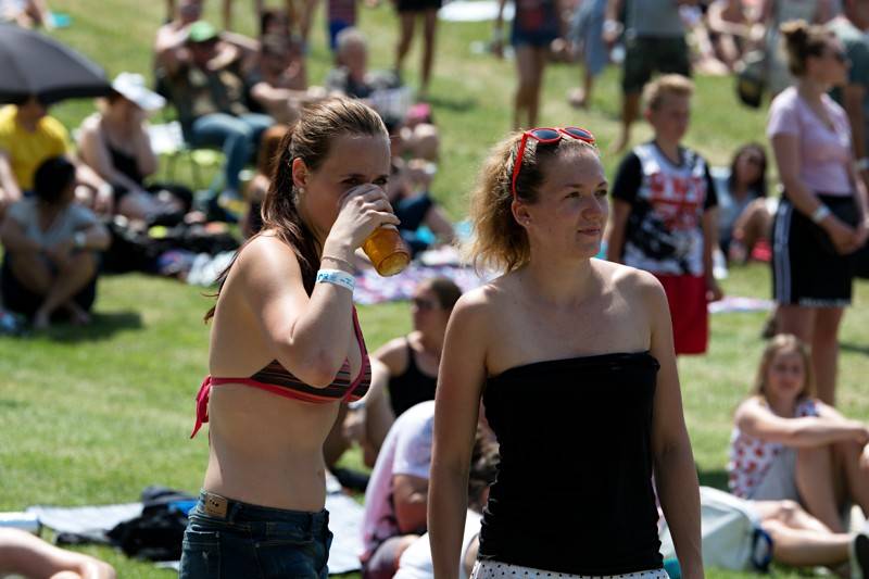 Okoř se šťávou (I.): Odpoledne diváky rozezpívali Rybičky 48, Wohnout nebo Sebastian