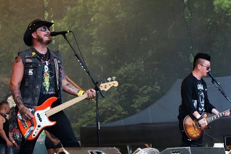 Okoř se šťávou (I.): Odpoledne diváky rozezpívali Rybičky 48, Wohnout nebo Sebastian