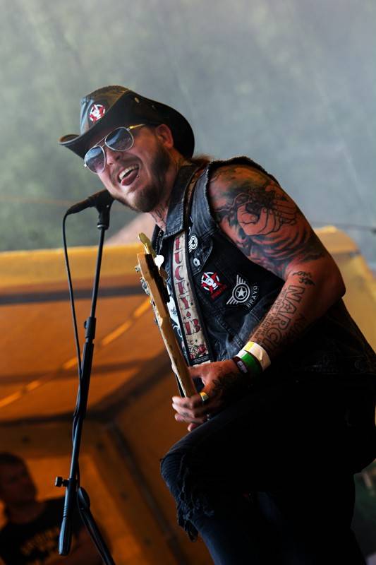 Okoř se šťávou (I.): Odpoledne diváky rozezpívali Rybičky 48, Wohnout nebo Sebastian