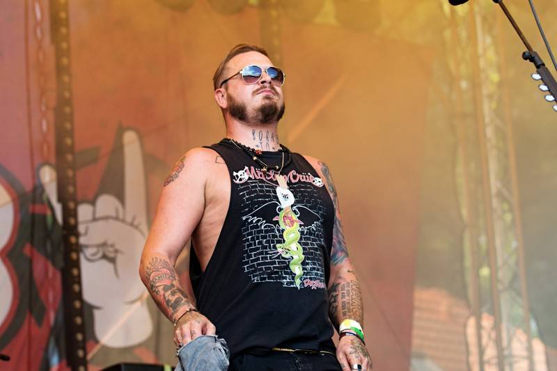 Okoř se šťávou (I.): Odpoledne diváky rozezpívali Rybičky 48, Wohnout nebo Sebastian