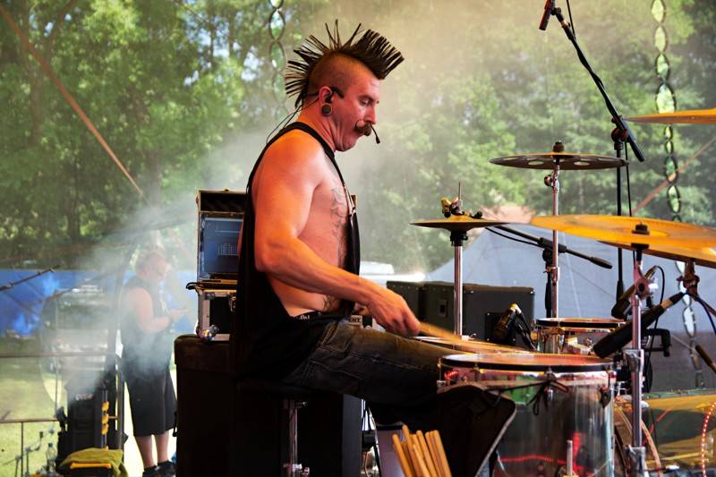 Okoř se šťávou (I.): Odpoledne diváky rozezpívali Rybičky 48, Wohnout nebo Sebastian