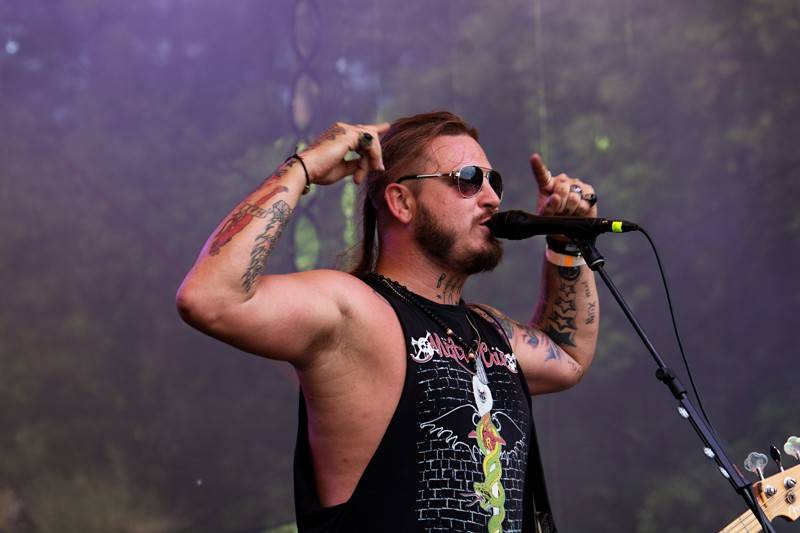 Okoř se šťávou (I.): Odpoledne diváky rozezpívali Rybičky 48, Wohnout nebo Sebastian