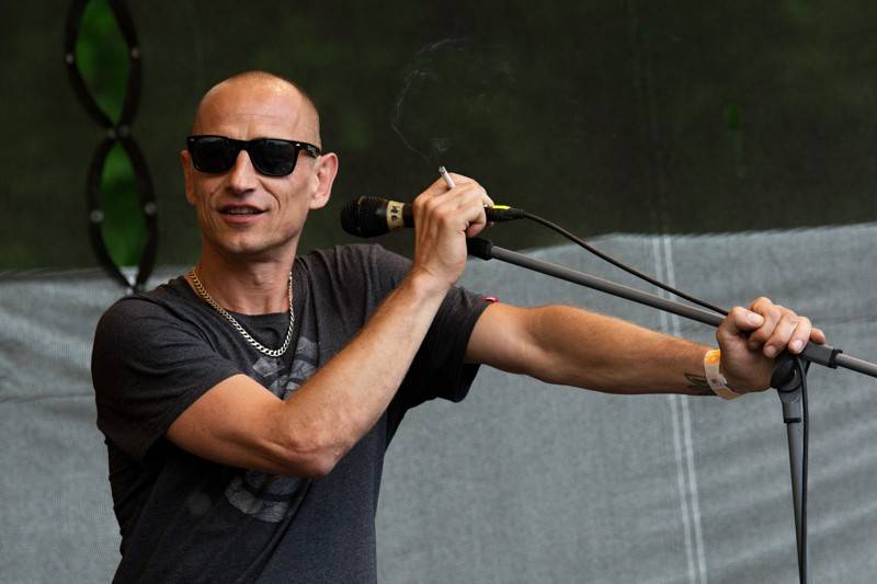 Okoř se šťávou (I.): Odpoledne diváky rozezpívali Rybičky 48, Wohnout nebo Sebastian