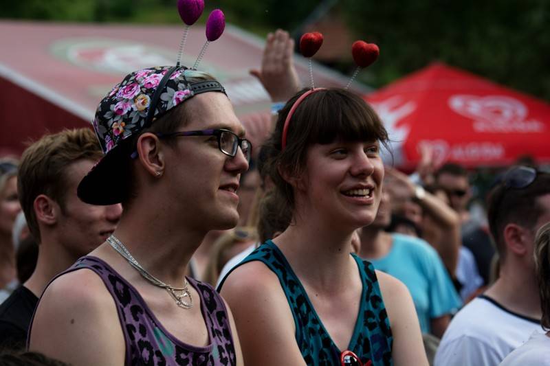 Okoř se šťávou (I.): Odpoledne diváky rozezpívali Rybičky 48, Wohnout nebo Sebastian