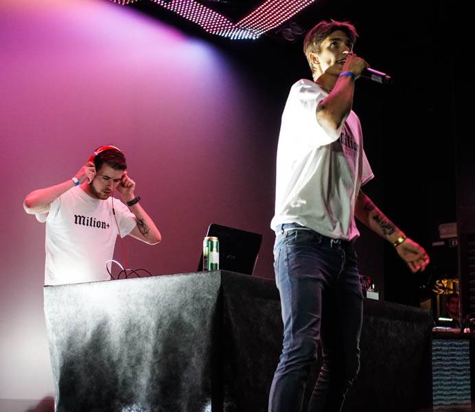 Vladimir 518 křtil v Roxy desku Ultra! Ultra!, předvedl výpravnou vizuální show